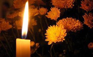 gyertya_es_krizantemk.jpg
