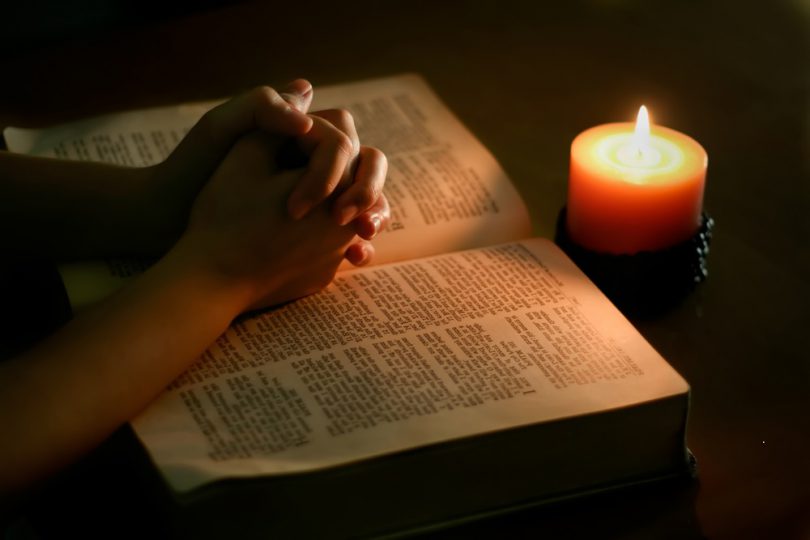 the-holy-bible-the-bible-35811483-1000-667.jpg